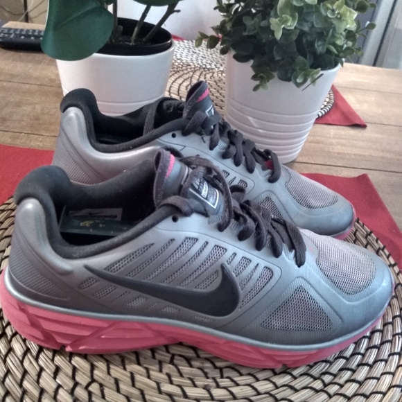 Nike Training Lunar Victory2 women's size 9 - Picture 6 of 8